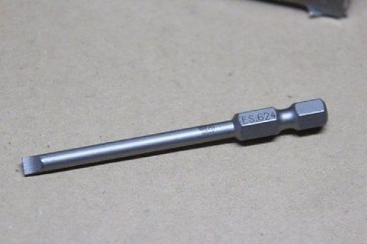 EMBOUT 1/4 FENTE 4,0 LONG 70MM OUTIL FACOM ES.624